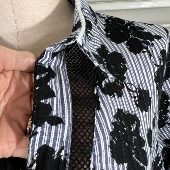 1 By O’2nd Stripes and Flowers Shirt/dress with fish net elements - Picture 11 of 14